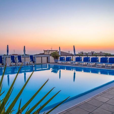 Renzo Hotel Cesenatico Exterior photo