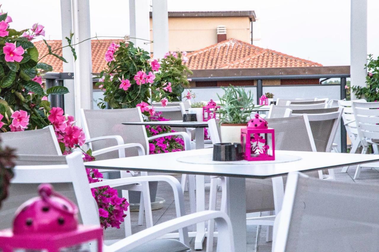 Renzo Hotel Cesenatico Exterior photo