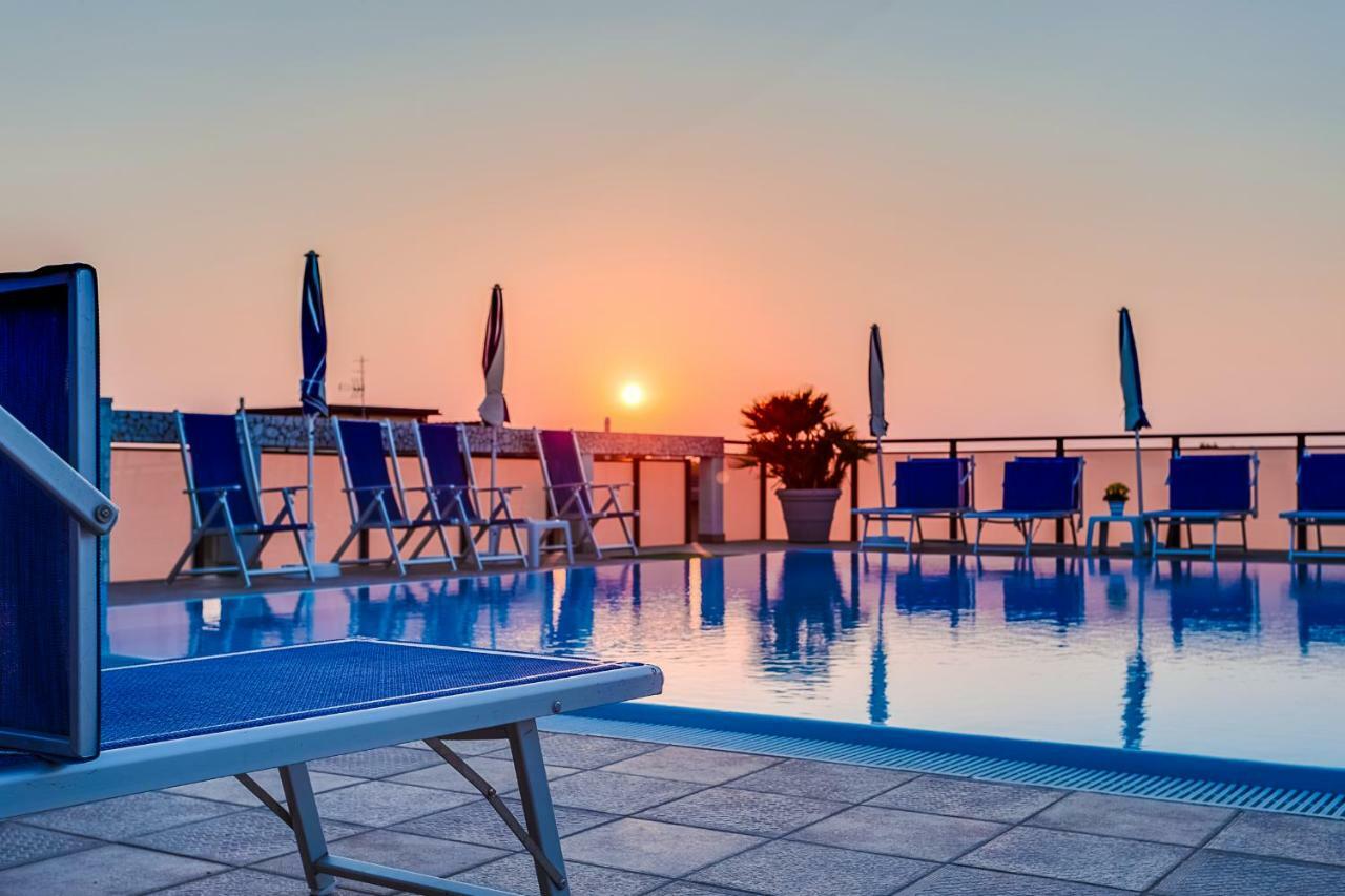 Renzo Hotel Cesenatico Exterior photo